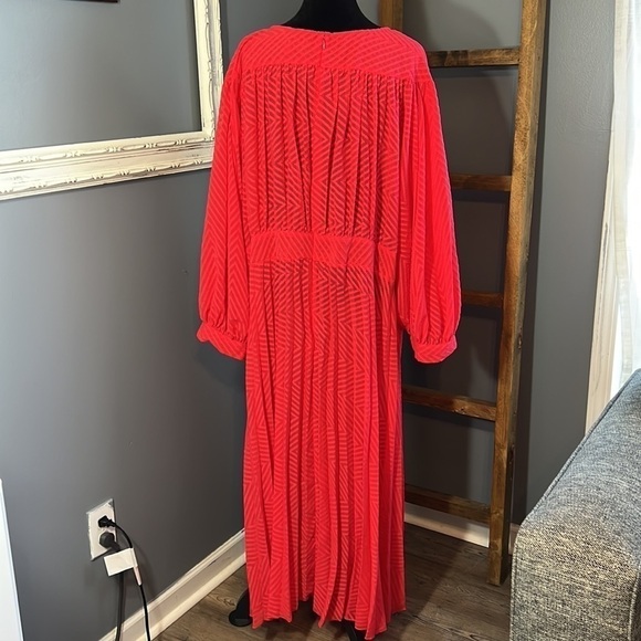 ASOS DESIGN Curve pleated batwing midi dress chevron texture Magenta sz 24 NWT - Picture 11 of 16